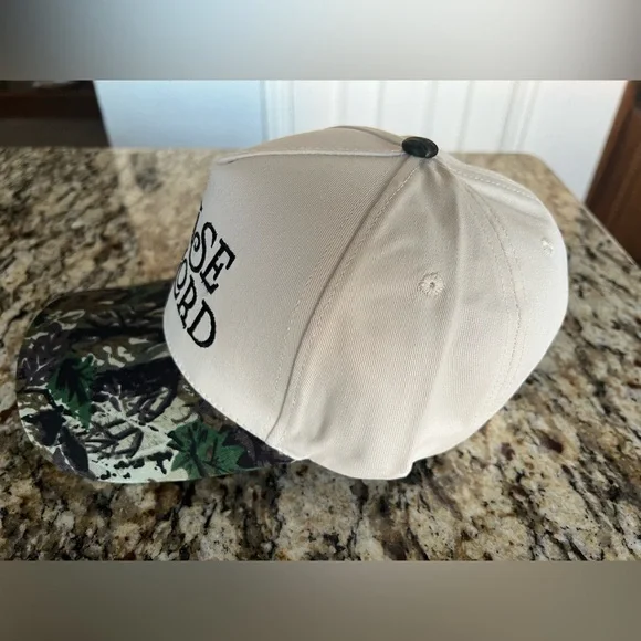 "Praise The Lord" White & Camo Trucker Hat - Picture 2 of 6